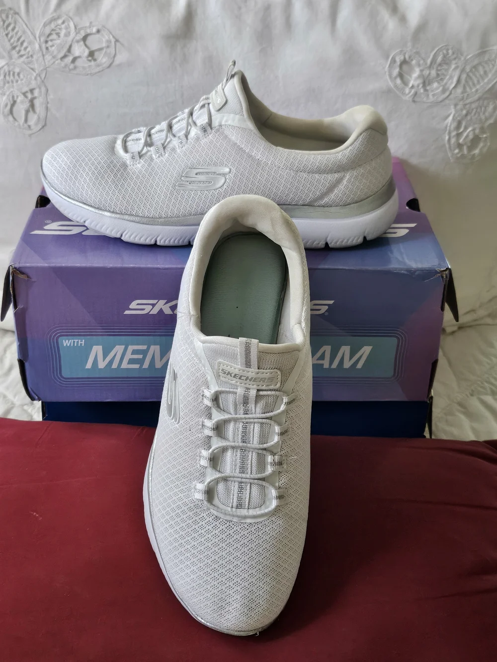 Skechers Women's White Memory Foam Sneakers w/ Silver accents - Size 7 - Picture 1 of 3